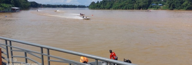 Aksi saringan di litar Sungai Pahang, Esplanade Temerloh
